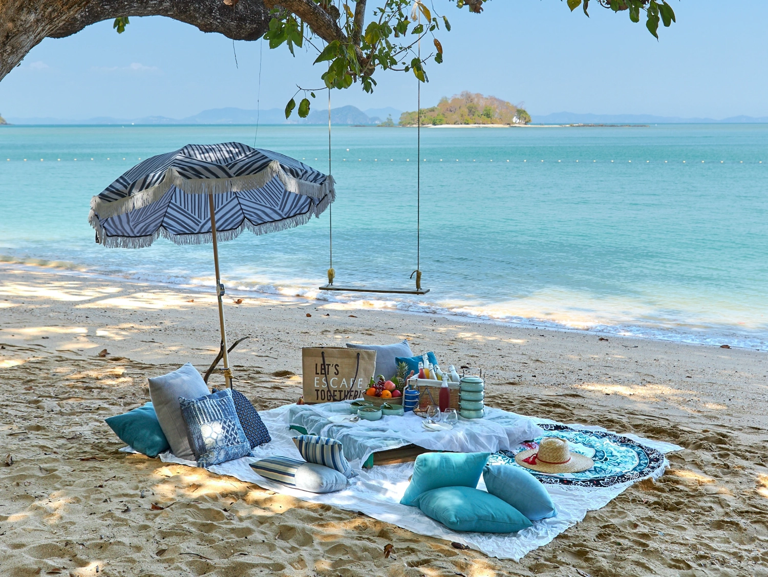 Picnic on the beach & Romantic Dinner